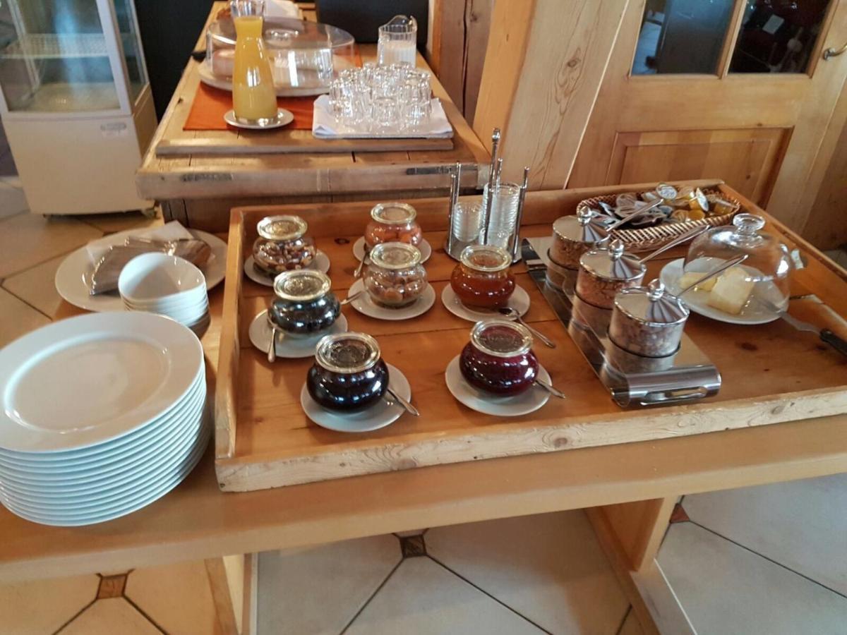 Hotel Al Rom Tschierv Eksteriør billede