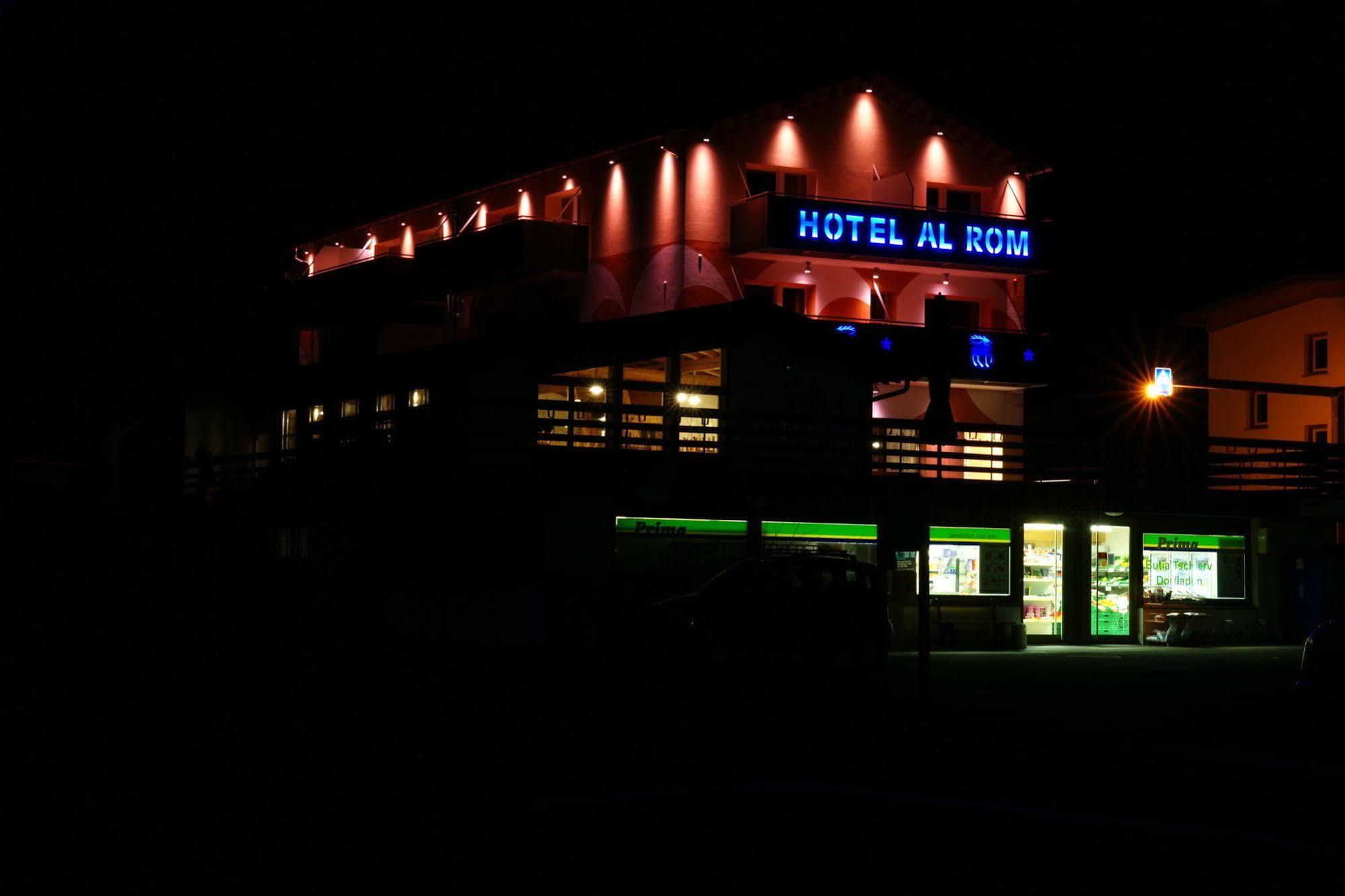 Hotel Al Rom Tschierv Eksteriør billede